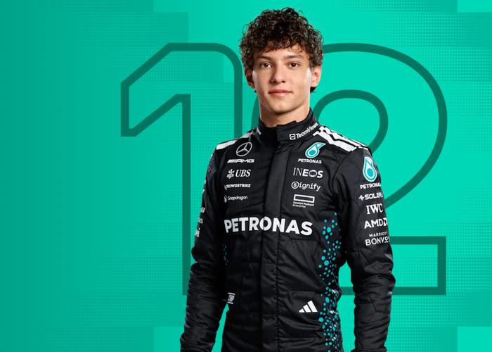 F1中国大奖赛落幕，梅奔车手安东内利夺得生涯正赛首冠