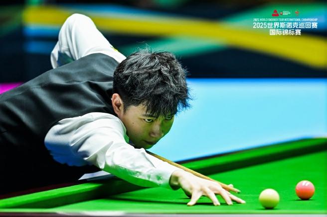 中国斯诺克大捷！赵心童、吴宜泽领衔5将挺进决赛圈