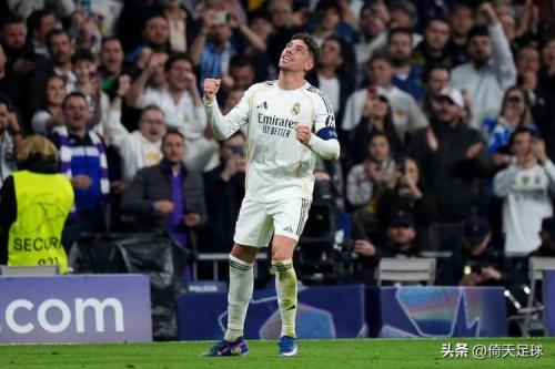 欧冠对阵曼城上演帽子戏法，巴尔韦德成历史第五人