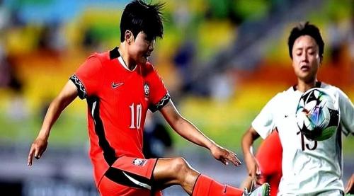 日本女足主帅：争论谁是夺冠热门，就像让蜜蜂去问苍蝇为什么不吃蜂蜜要吃屎