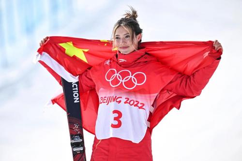 三战全胜，谷爱凌加冕雪盟联赛女子自由式滑雪年度总冠军