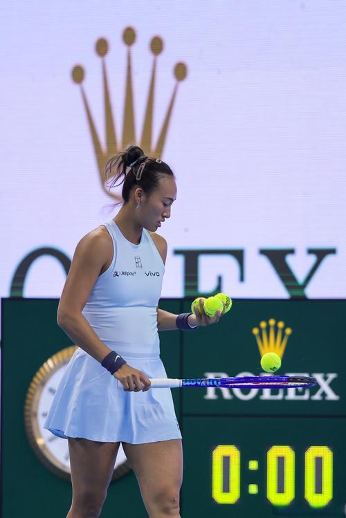 连续淘汰两位大满贯冠军！郑钦文3盘逆转凯斯，晋级迈阿密站16强