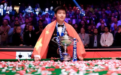 中国队掀起夺金风暴！19岁新星击败世界纪录保持者，获外界盛赞