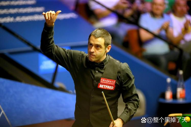 苦等7年！斯诺克最新消息：40岁老将轰147逆转奥沙利文，夺冠狂揽160万，火箭微笑祝贺