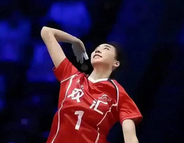恭喜!中国女排20岁1米98接应崛起:朱婷师妹冲上得分榜第十