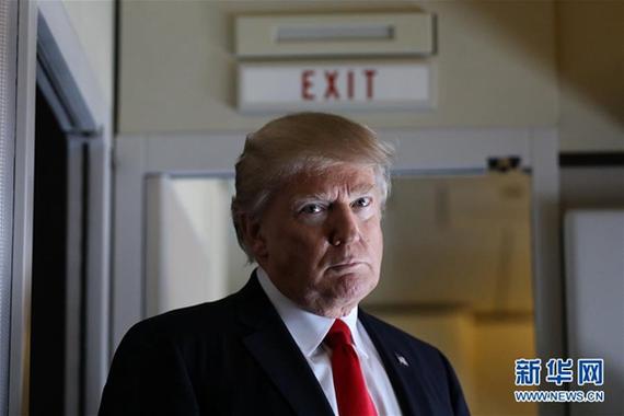 国际足联主席的脸 又被特朗普打了