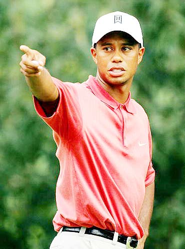 美国传奇球星“老虎”伍兹被捕！出车祸神志不清，被指控酒驾毒驾