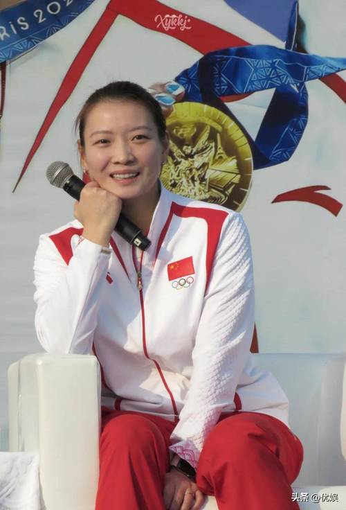 恭喜！国羽28岁世界冠军大婚：体操女神妻子美丽温婉，黄雅琼亮相